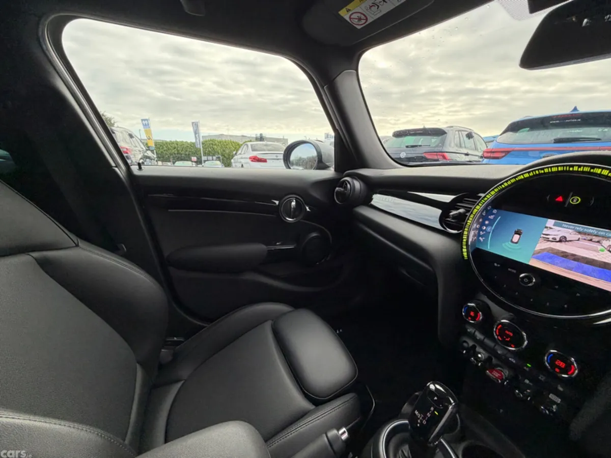 Mini Cooper Hatchback, Diesel, 2022, Grey