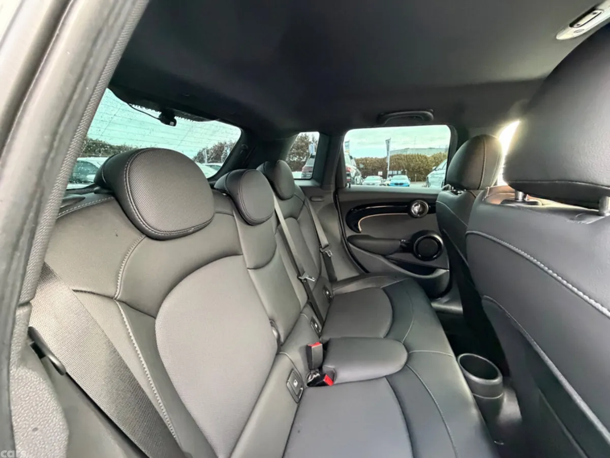 Mini Cooper Hatchback, Diesel, 2022, Grey