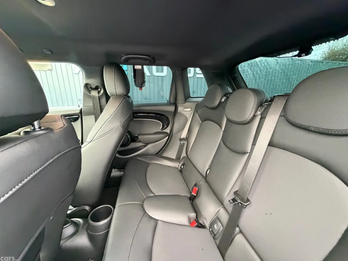 Mini Cooper Hatchback, Diesel, 2022, Grey