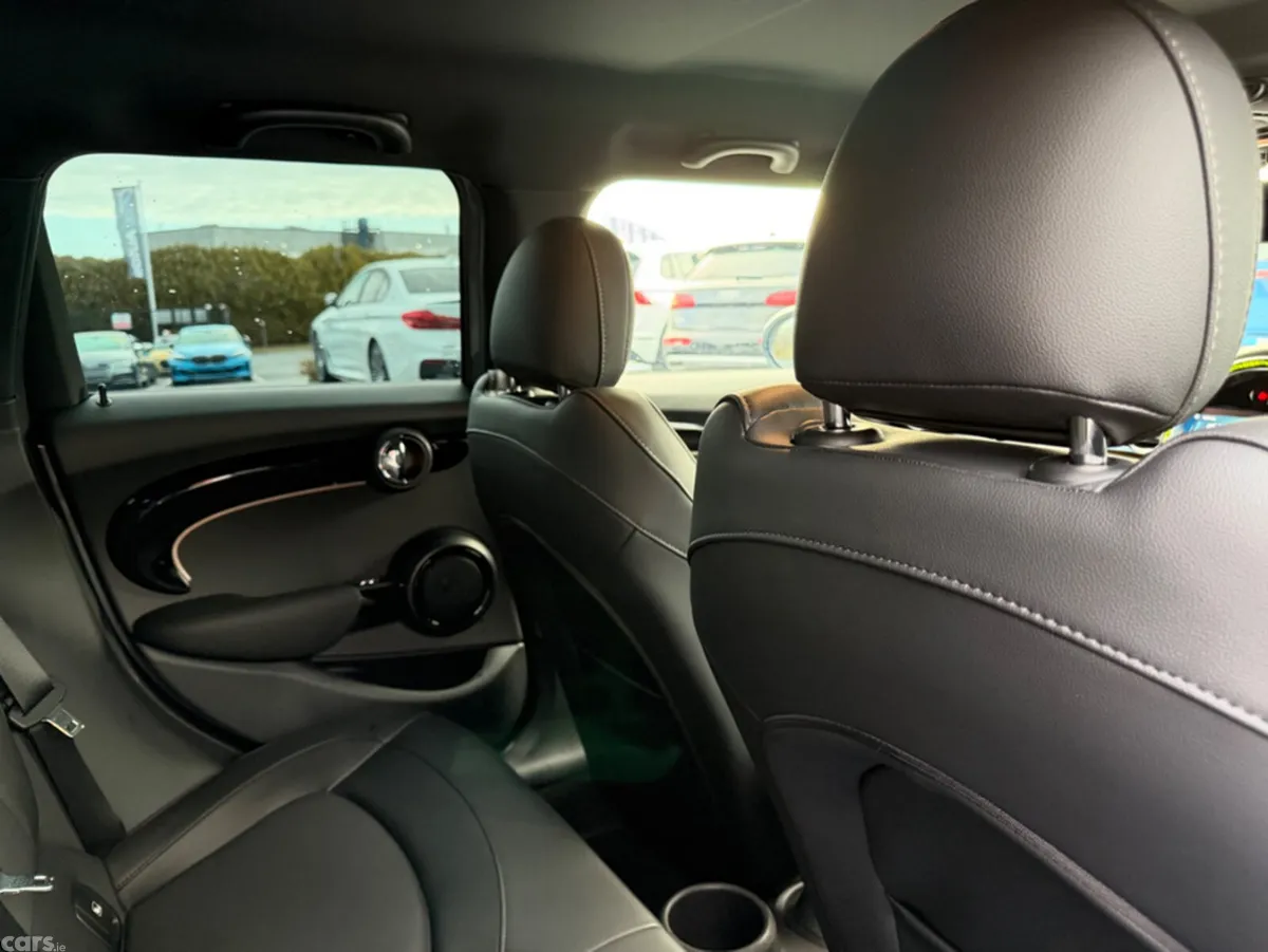 Mini Cooper Hatchback, Diesel, 2022, Grey