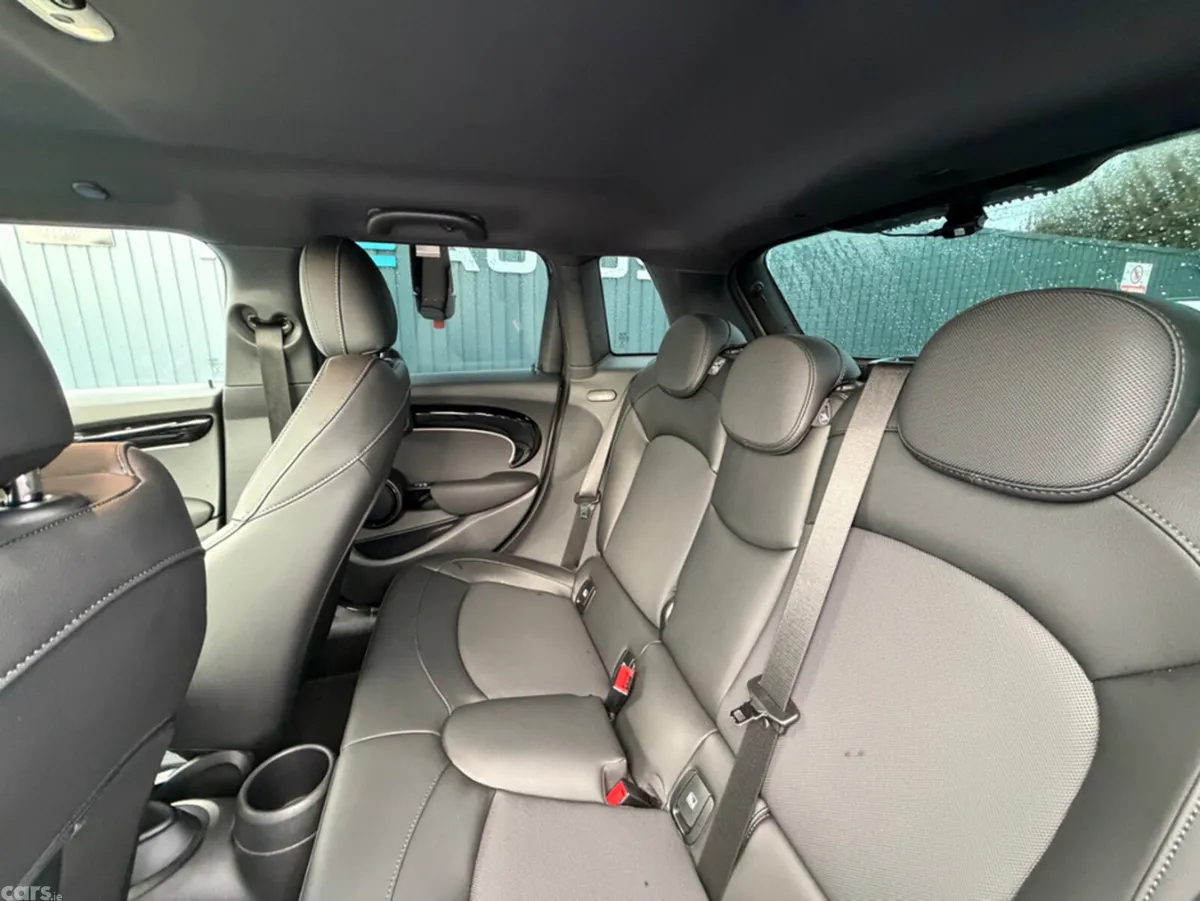 Mini Cooper Hatchback, Diesel, 2022, Grey