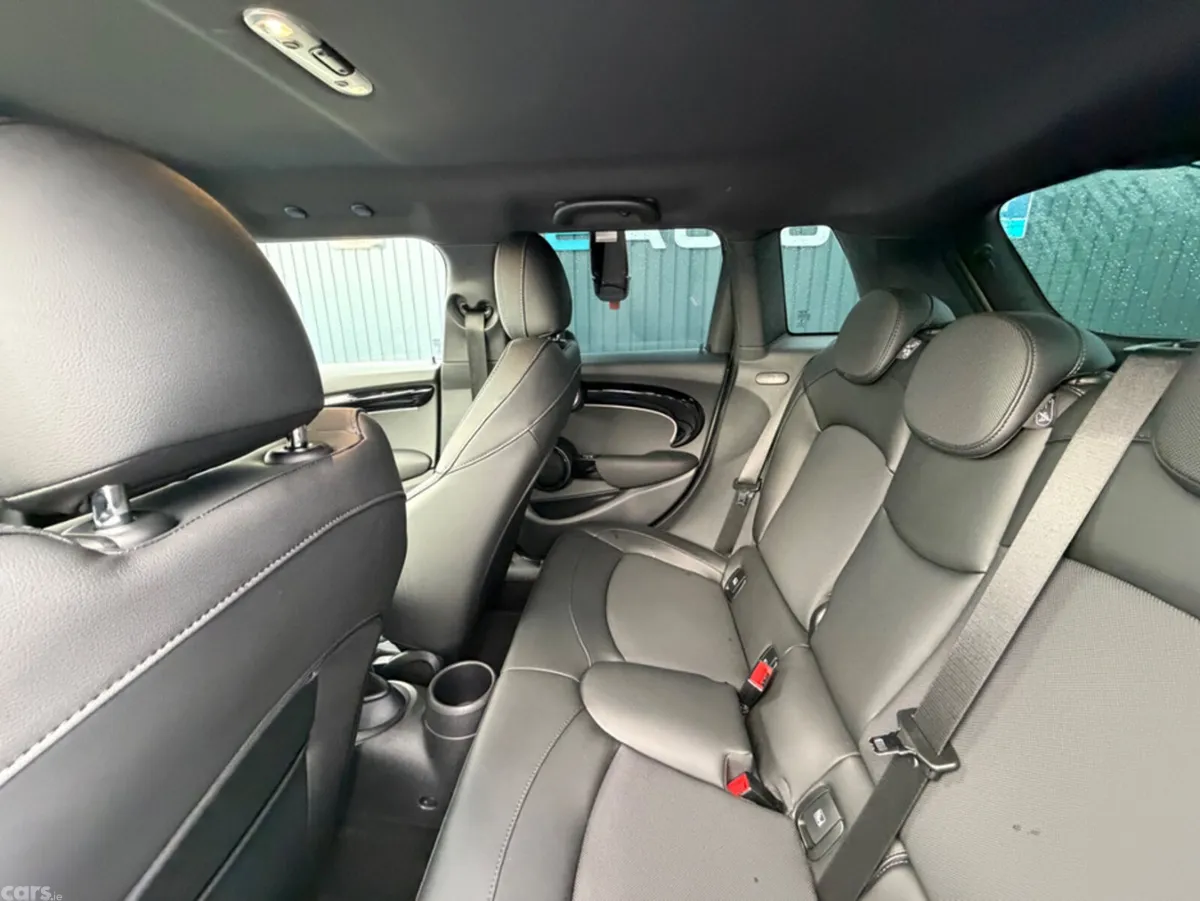 Mini Cooper Hatchback, Diesel, 2022, Grey