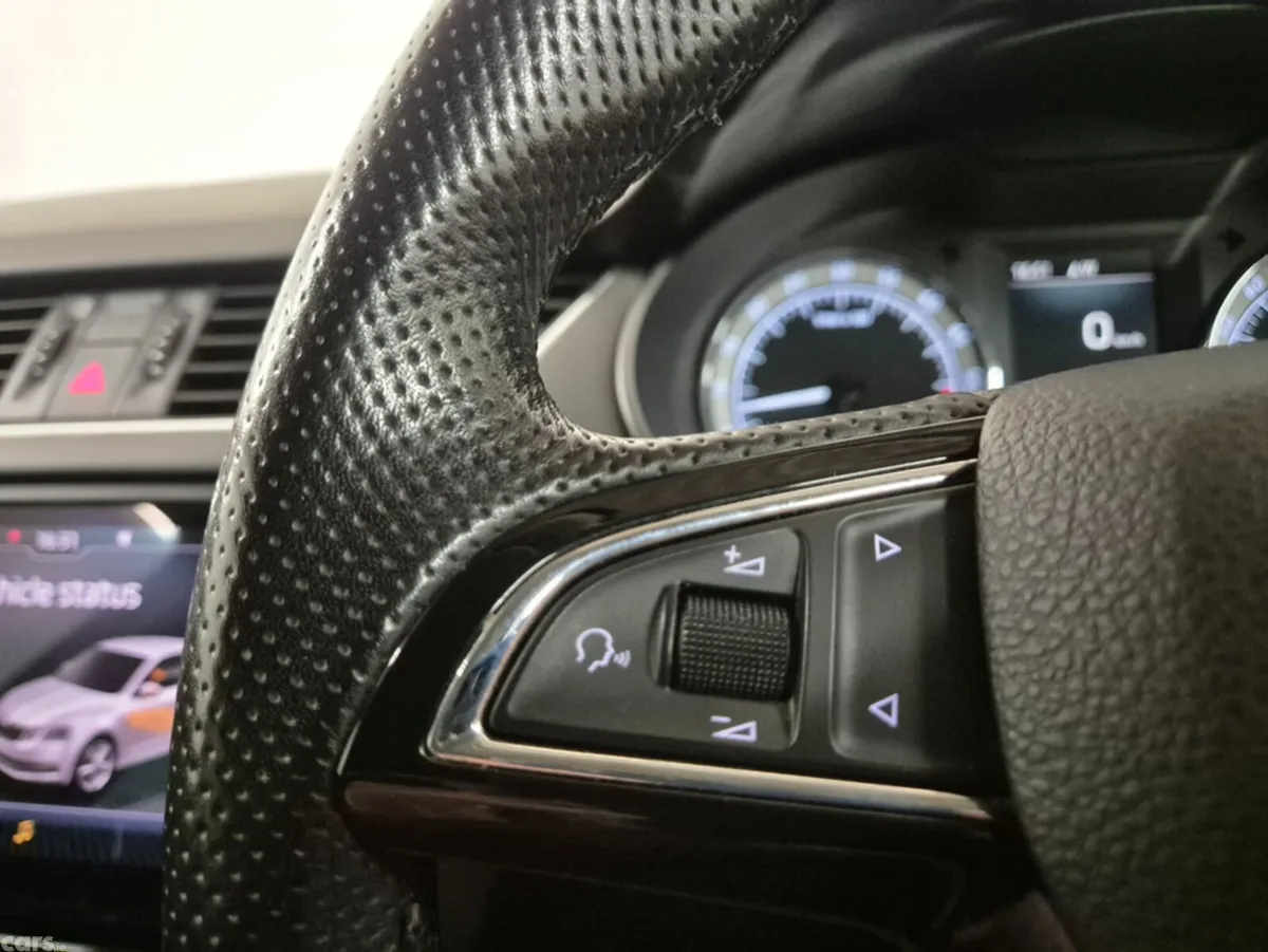 Skoda Octavia Hatchback, Diesel, 2019, Grey