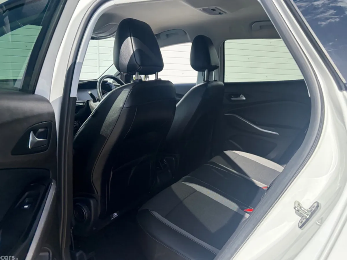 Opel Grandland MPV, Diesel, 2023, White