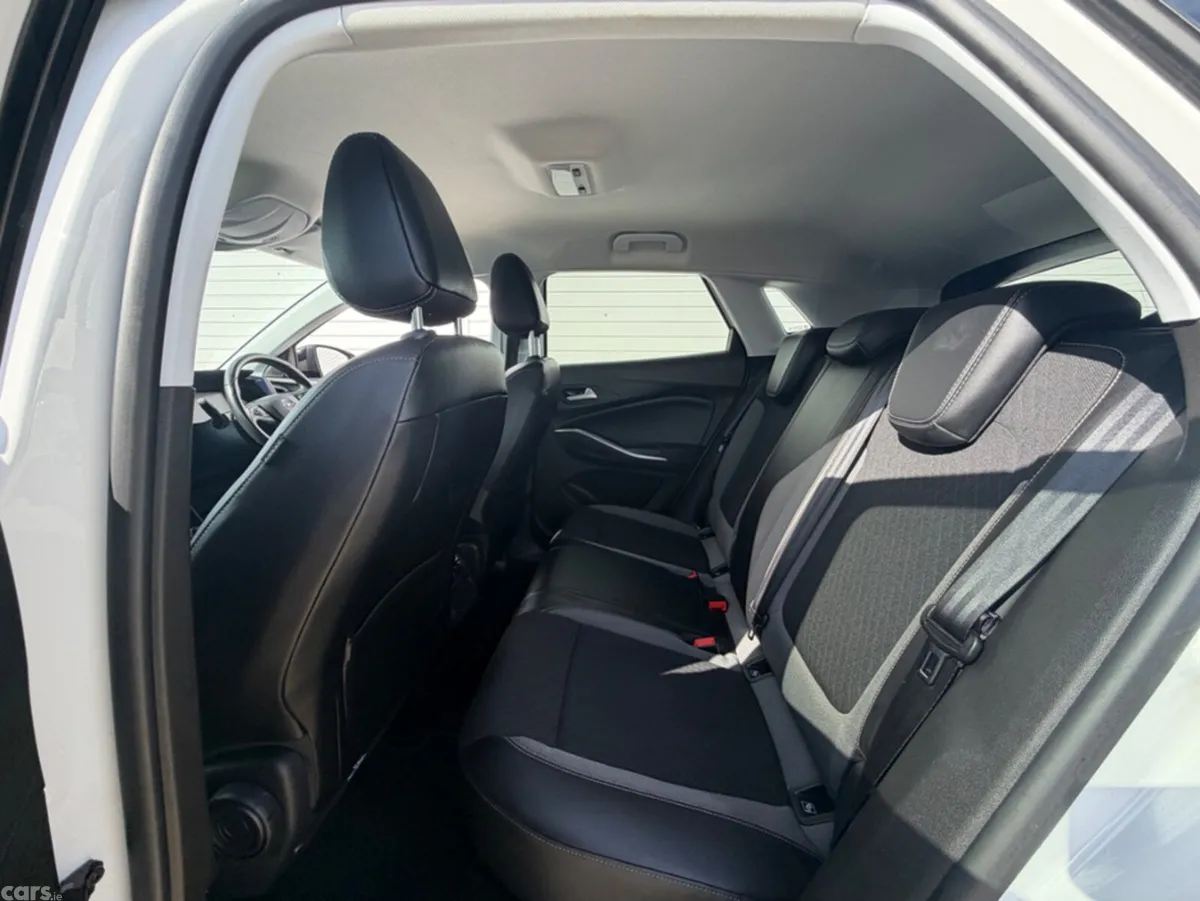 Opel Grandland MPV, Diesel, 2023, White