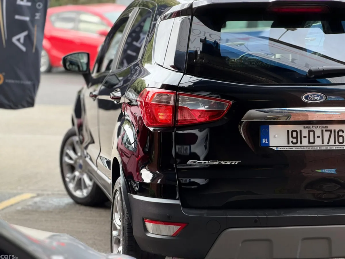 Ford EcoSport Hatchback, Petrol, 2019, Black