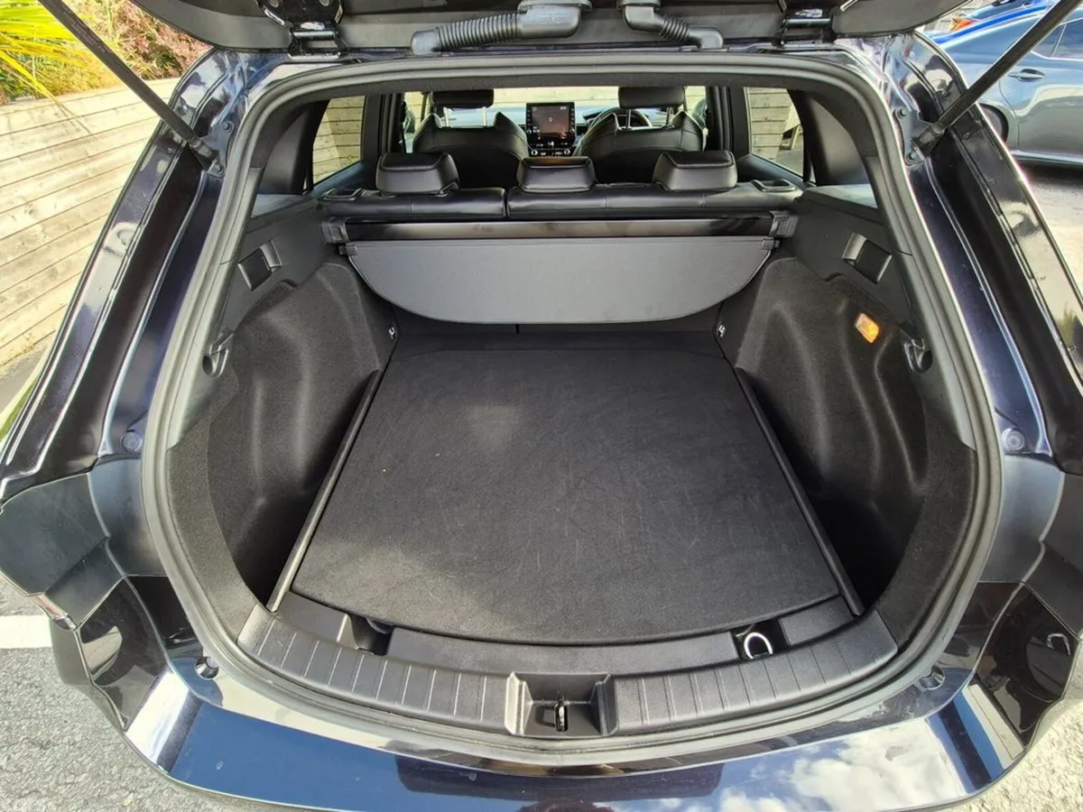 Toyota Corolla Estate, Petrol Hybrid, 2022, Black