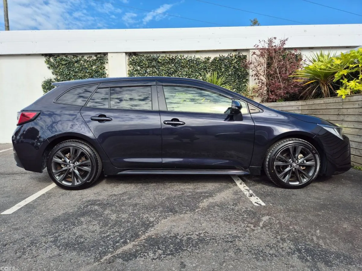 Toyota Corolla Estate, Petrol Hybrid, 2022, Black