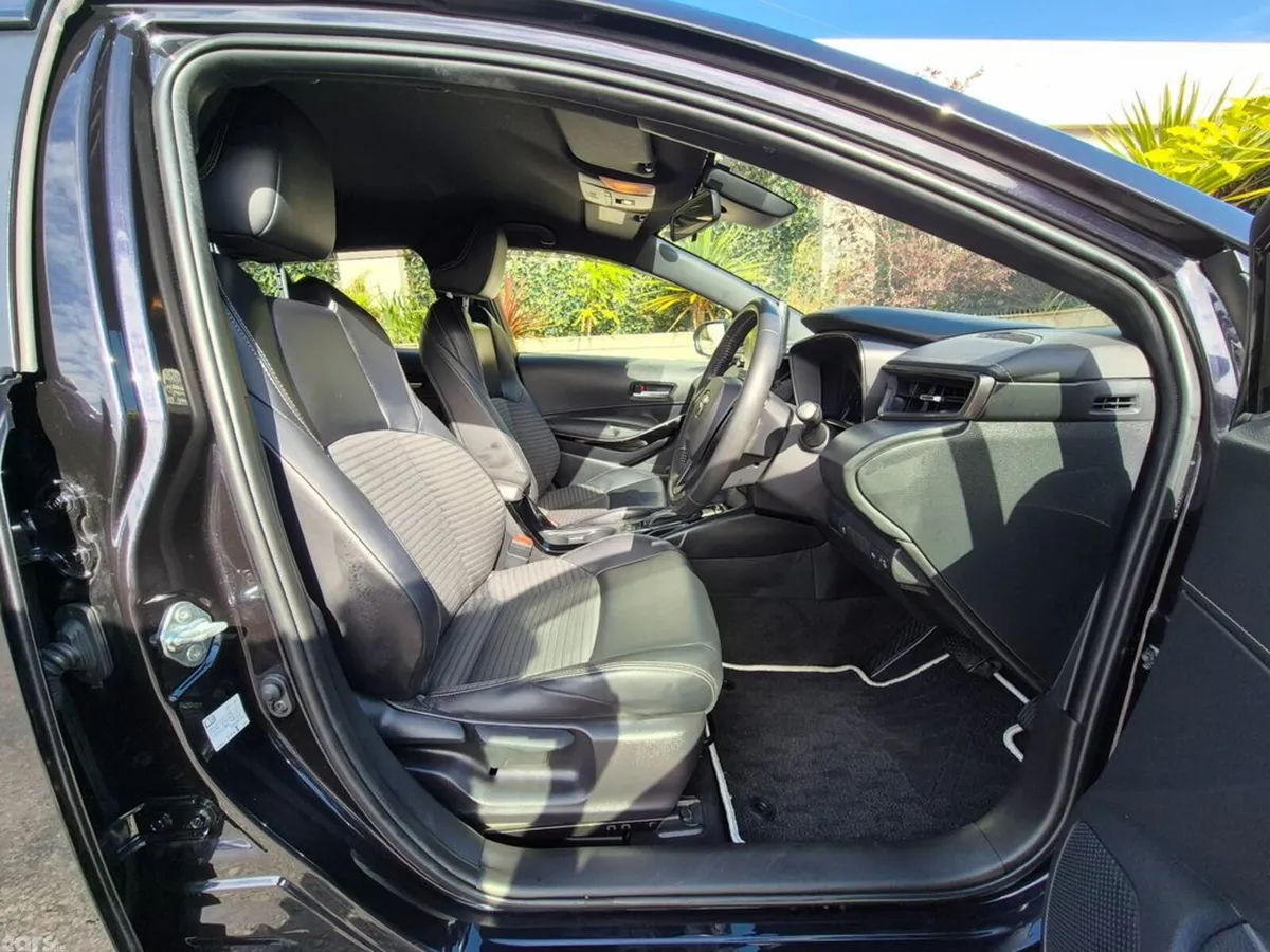 Toyota Corolla Estate, Petrol Hybrid, 2022, Black