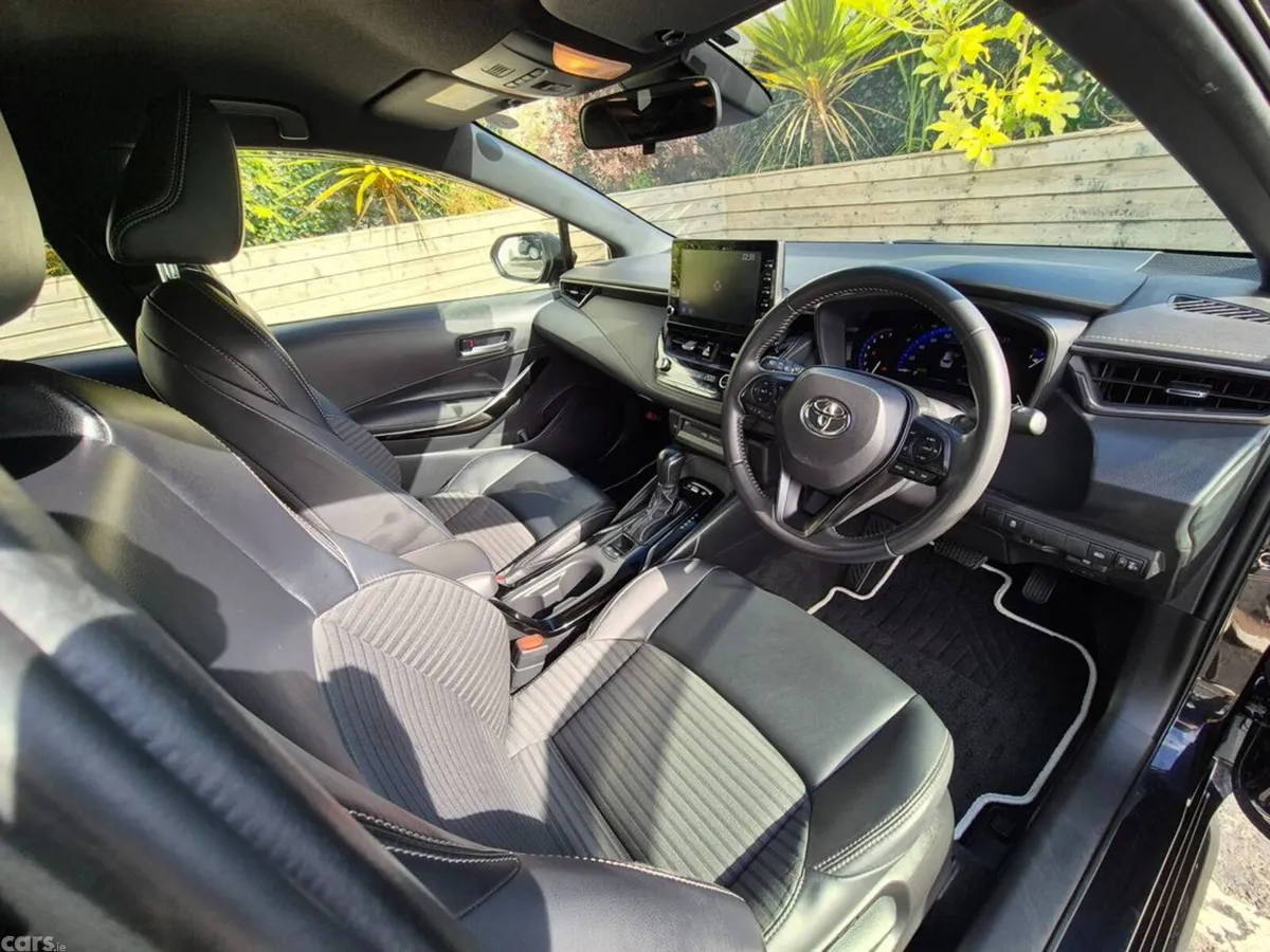 Toyota Corolla Estate, Petrol Hybrid, 2022, Black