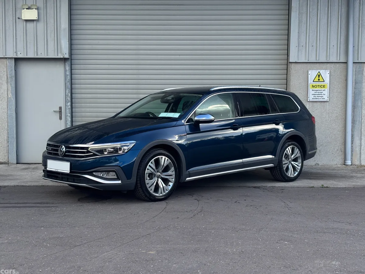 Volkswagen Passat Estate, Diesel, 2021, Blue