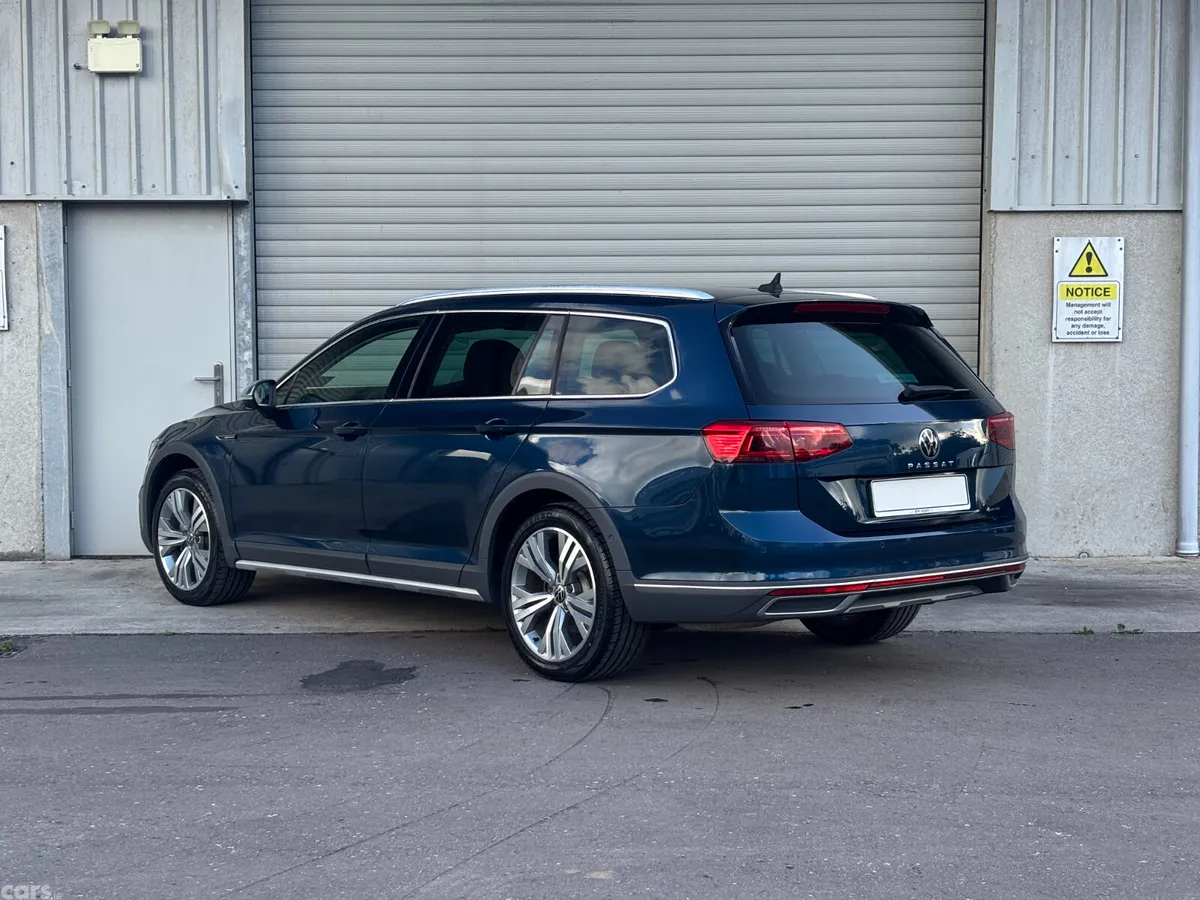 Volkswagen Passat Estate, Diesel, 2021, Blue