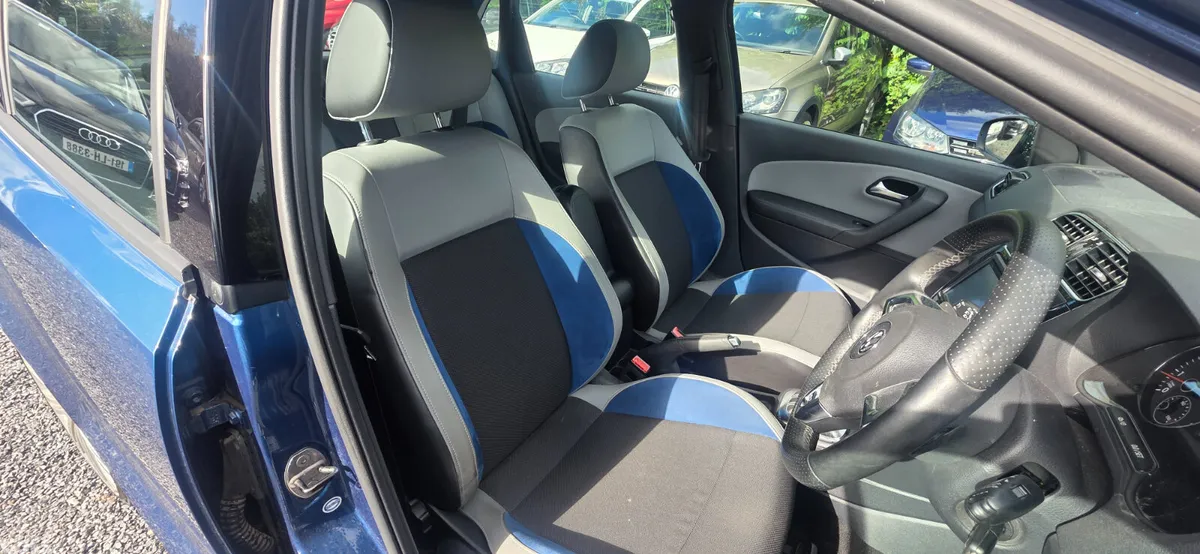 Volkswagen Polo Hatchback, Petrol, 2013, Blue