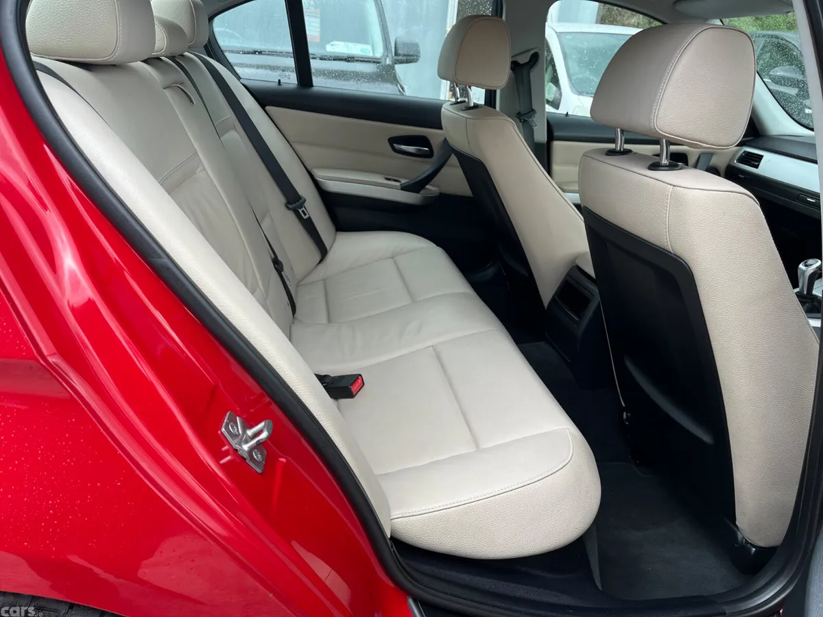 BMW 3-Series Saloon, Diesel, 2011, Red
