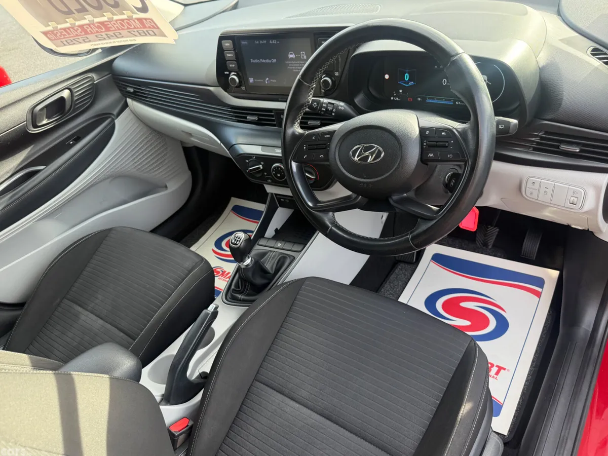 Hyundai i20 Hatchback, Petrol, 2022, Red