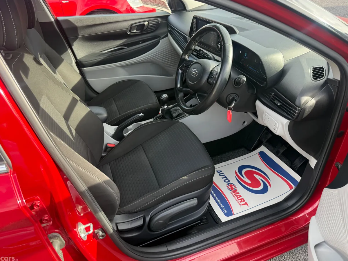 Hyundai i20 Hatchback, Petrol, 2022, Red