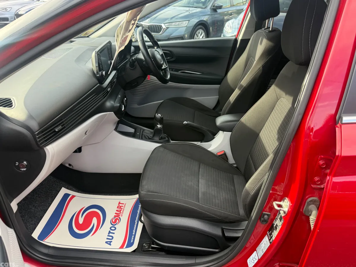 Hyundai i20 Hatchback, Petrol, 2022, Red