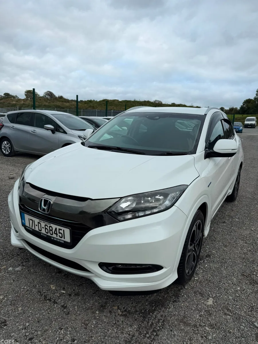 Honda Vezel SUV, Petrol Hybrid, 2017, White