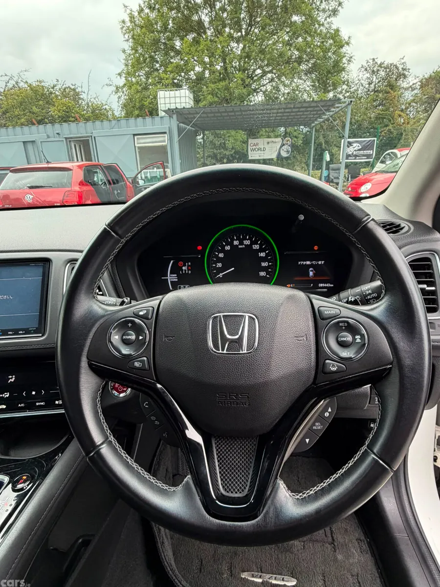 Honda Vezel SUV, Petrol Hybrid, 2017, White