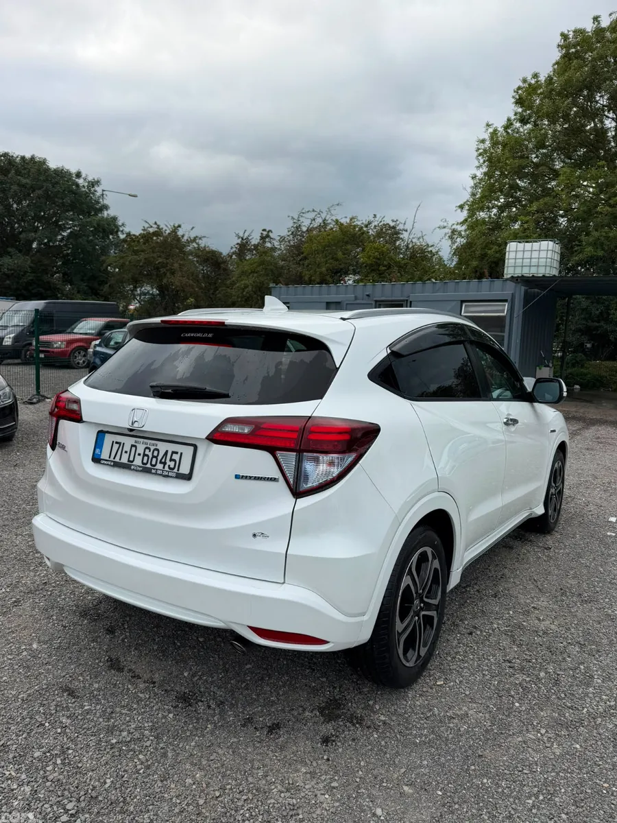 Honda Vezel SUV, Petrol Hybrid, 2017, White