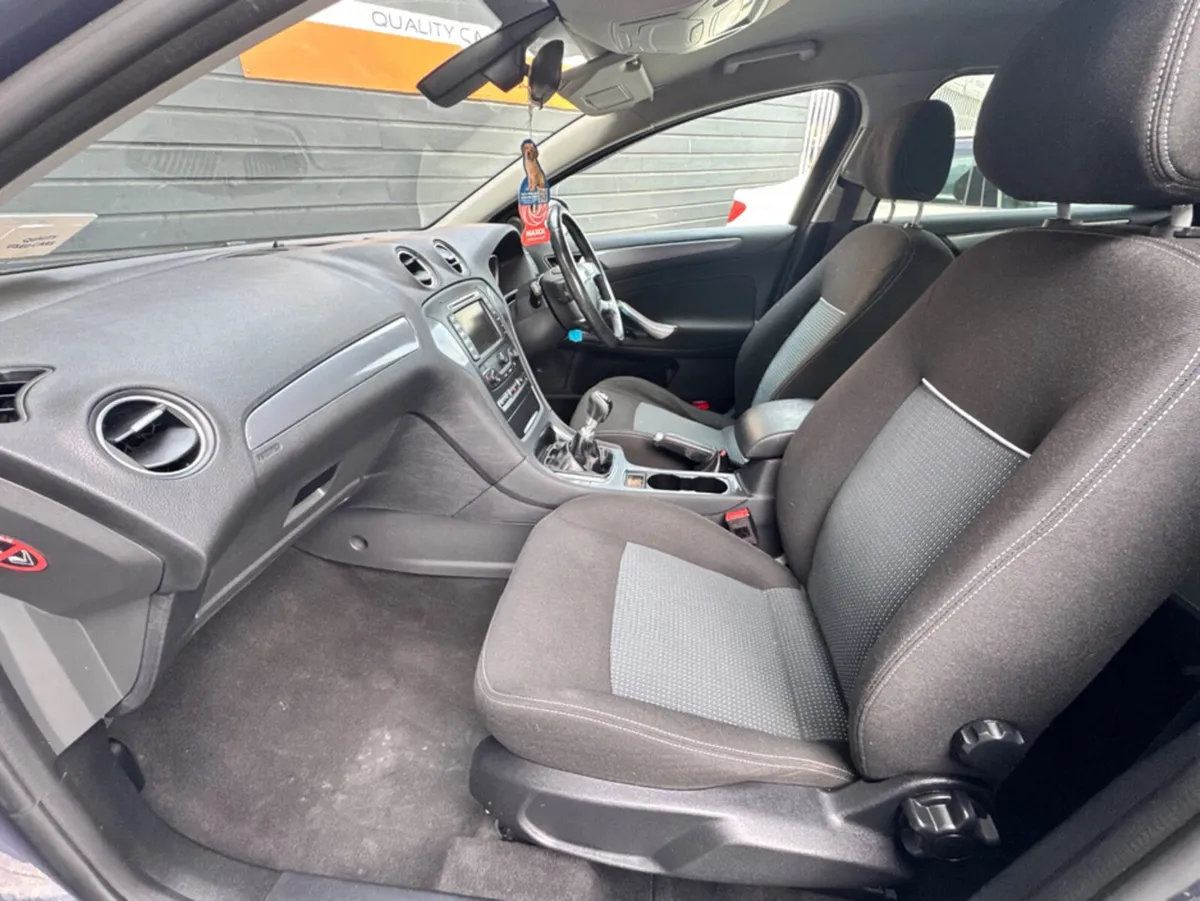 Ford Mondeo Hatchback, Diesel, 2014, Grey