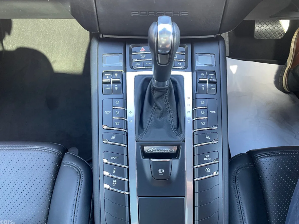 Porsche Macan SUV, Diesel, 2015, Silver