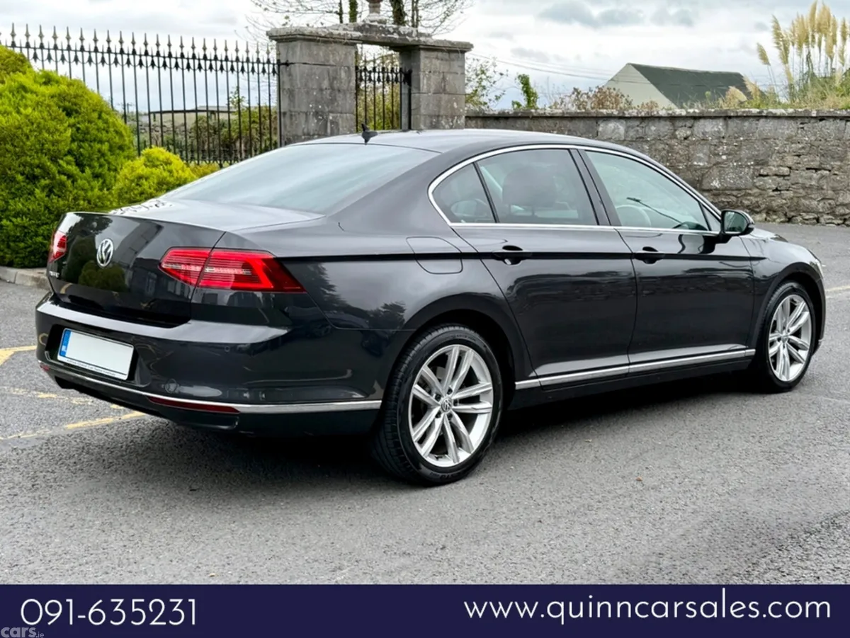 Volkswagen Passat Saloon, Diesel, 2019, Grey