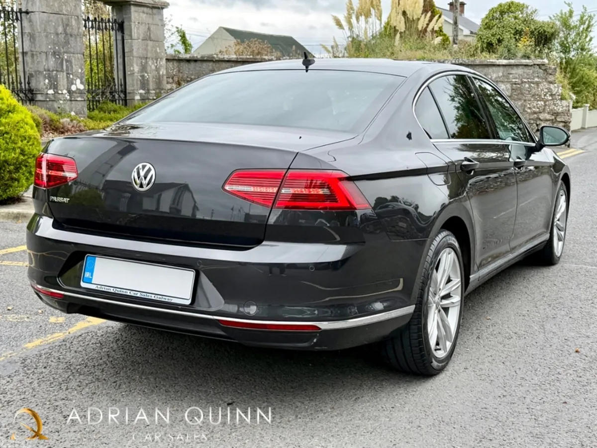 Volkswagen Passat Saloon, Diesel, 2019, Grey