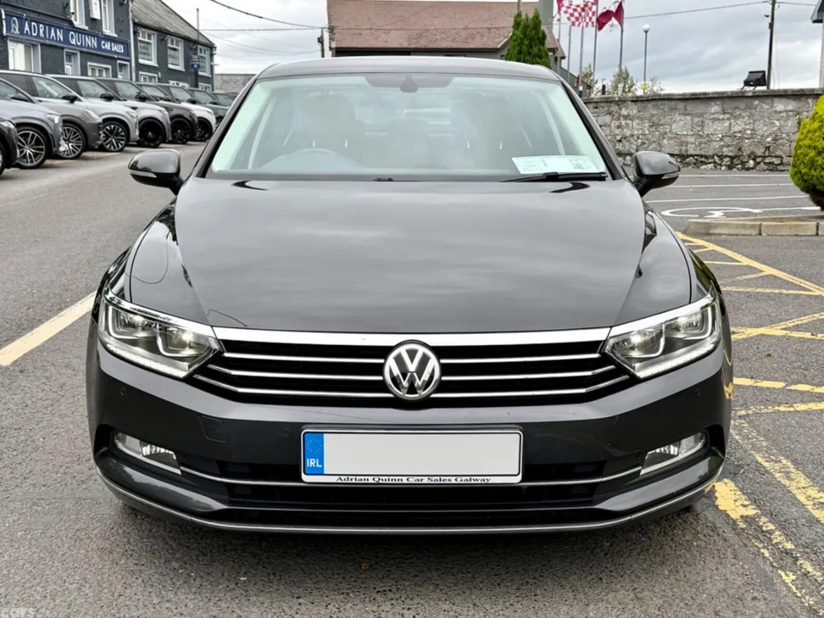 Volkswagen Passat Saloon, Diesel, 2019, Grey