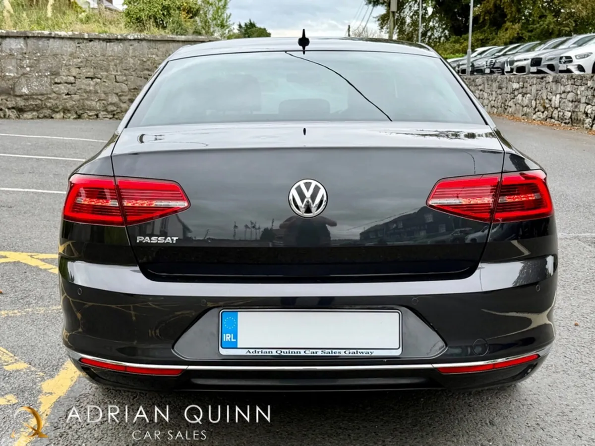 Volkswagen Passat Saloon, Diesel, 2019, Grey