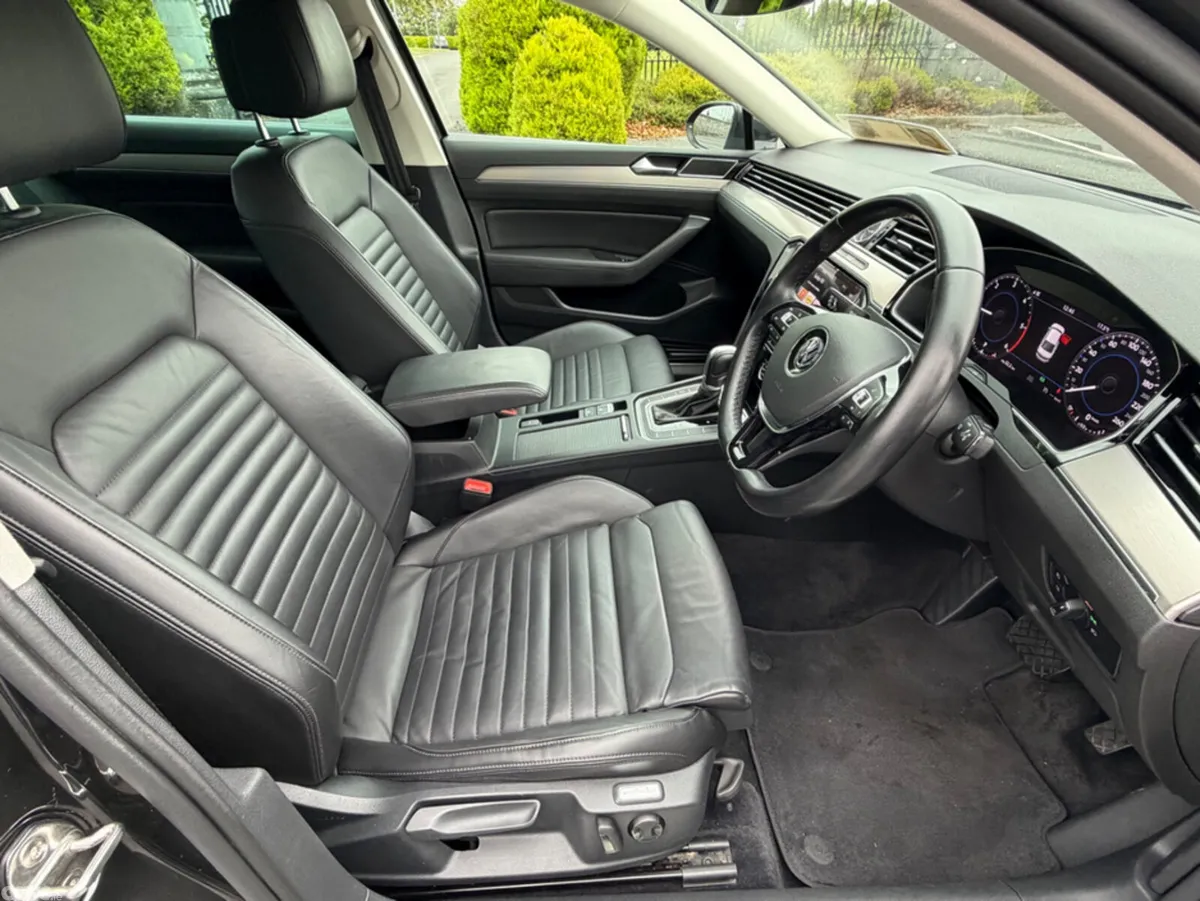 Volkswagen Passat Saloon, Diesel, 2019, Grey