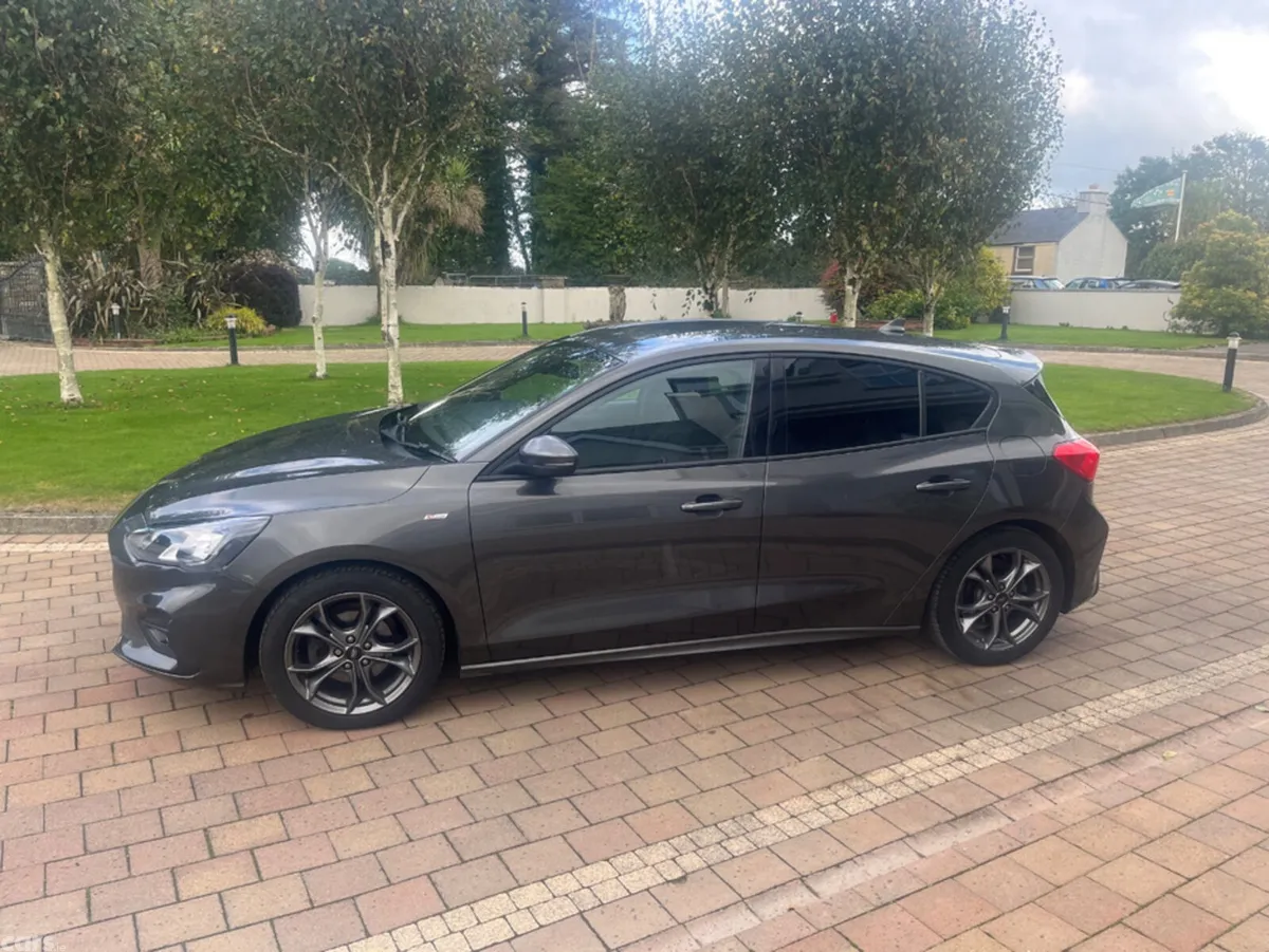 Ford Focus Hatchback, Diesel, 2021, Grey