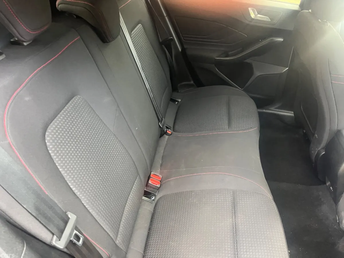 Ford Focus Hatchback, Diesel, 2021, Grey