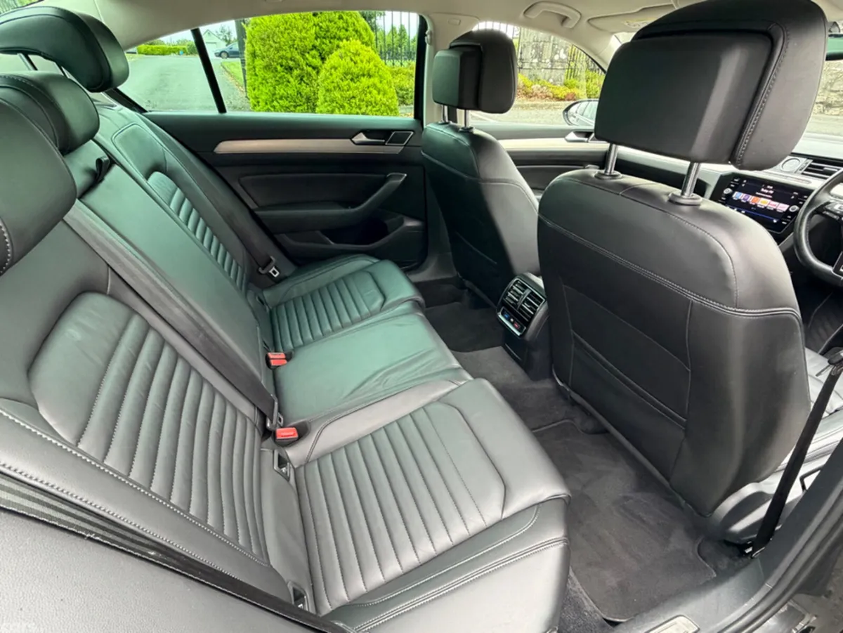 Volkswagen Passat Saloon, Diesel, 2019, Grey