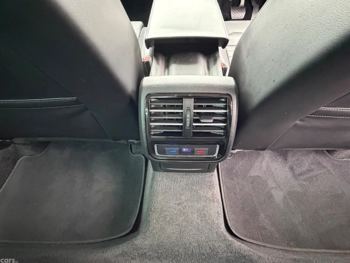 Volkswagen Passat Saloon, Diesel, 2019, Grey
