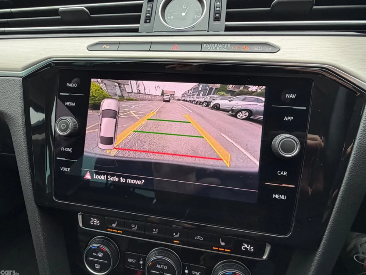 Volkswagen Passat Saloon, Diesel, 2019, Grey