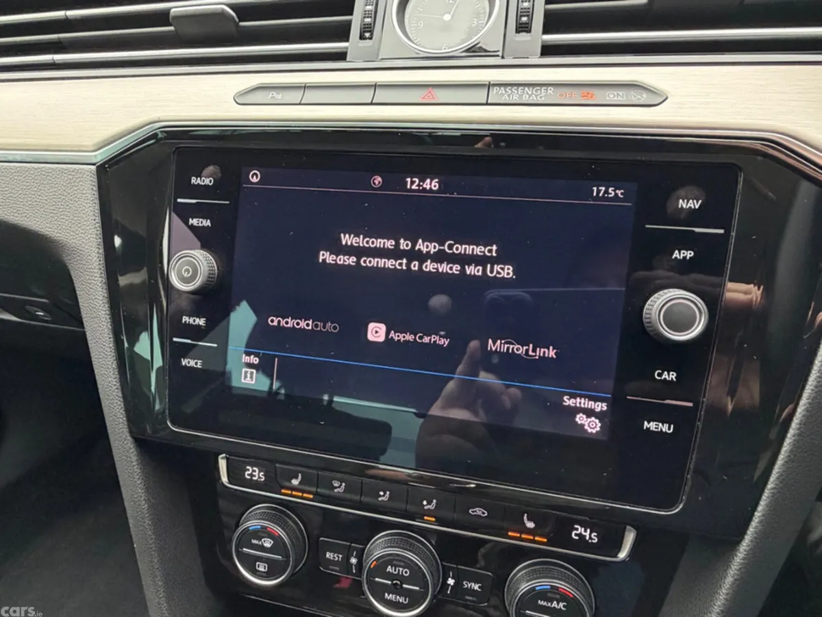 Volkswagen Passat Saloon, Diesel, 2019, Grey
