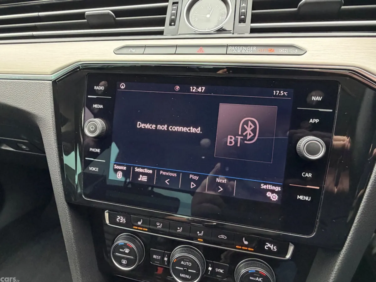 Volkswagen Passat Saloon, Diesel, 2019, Grey