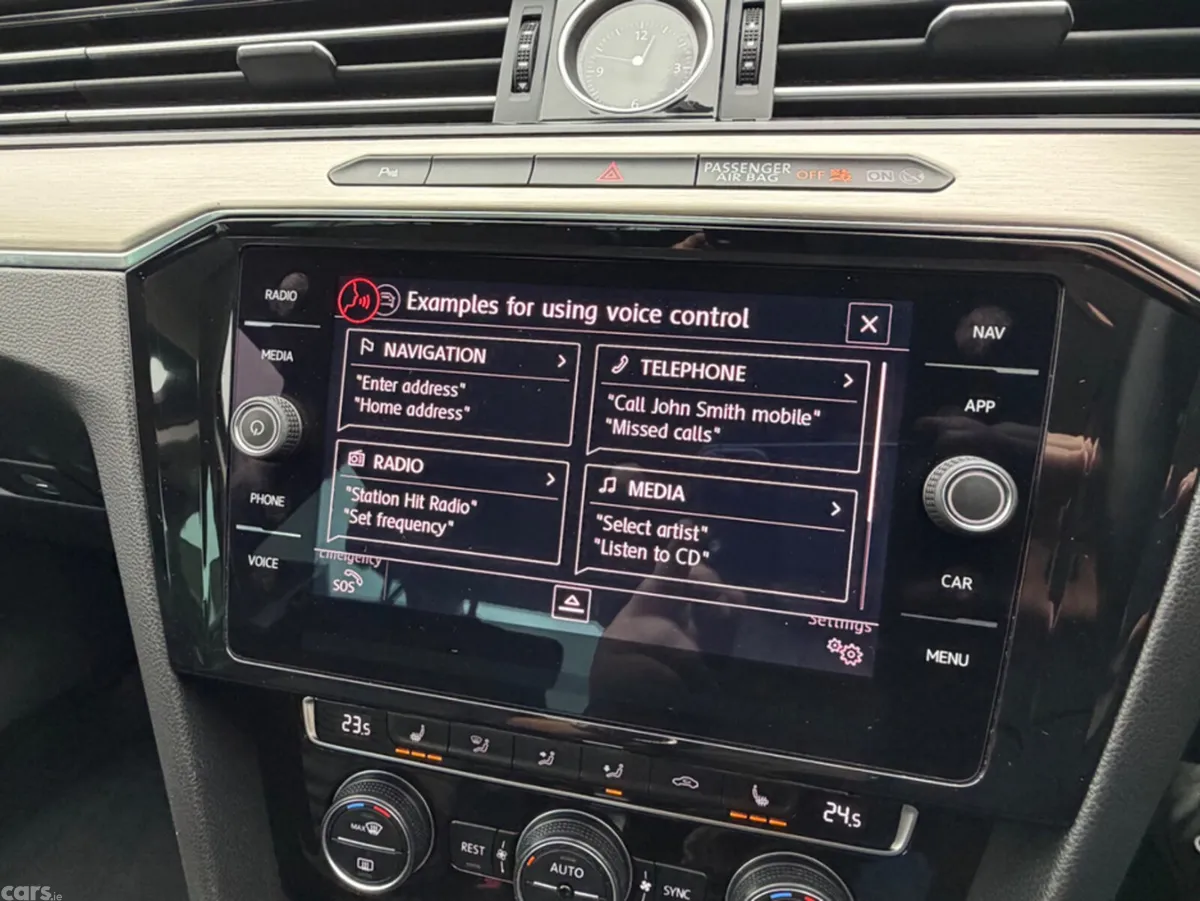 Volkswagen Passat Saloon, Diesel, 2019, Grey
