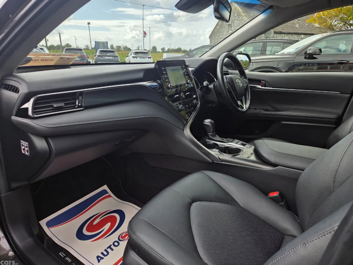 Toyota Camry Saloon, Petrol Hybrid, 2021, Grey