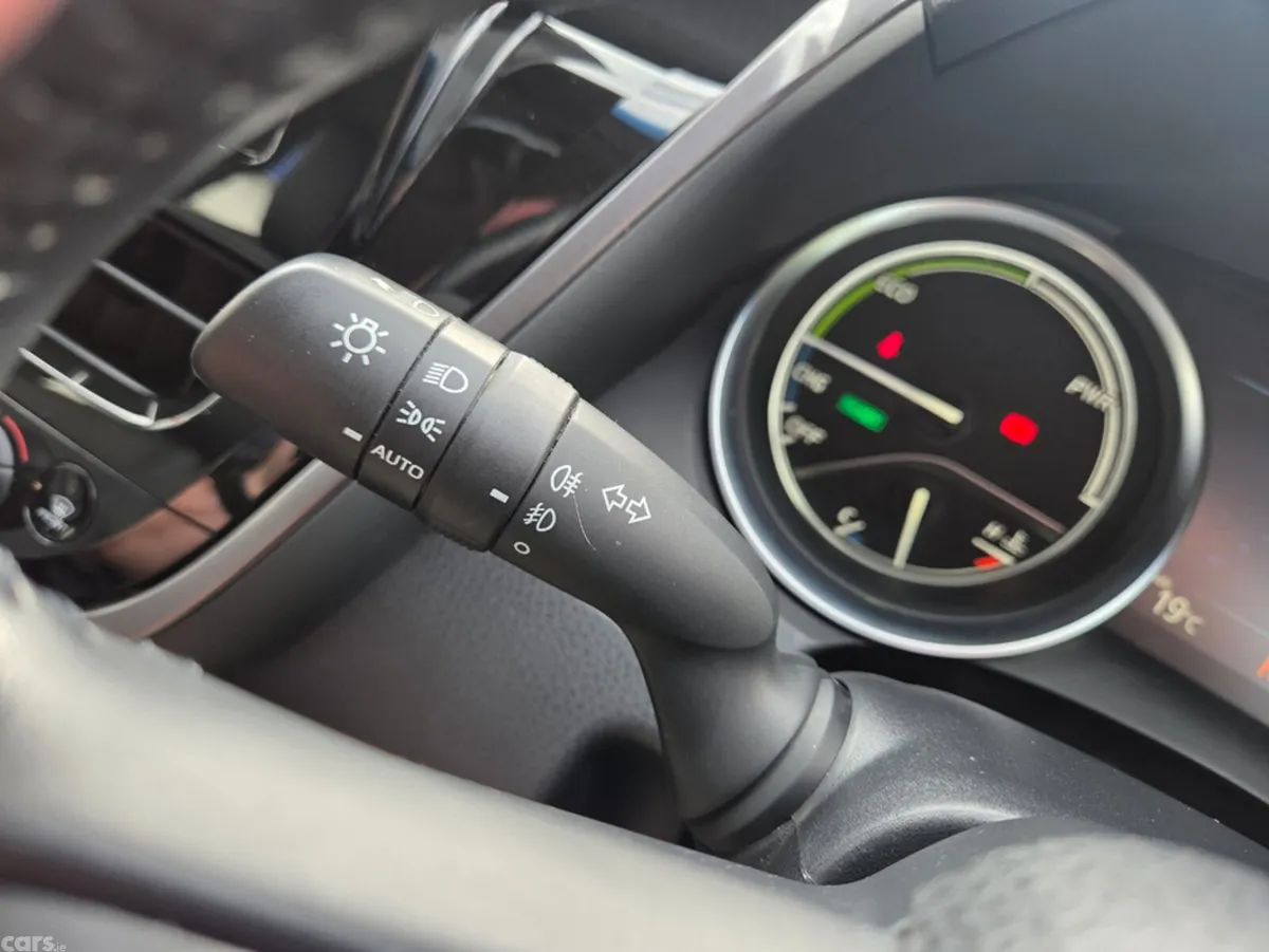 Toyota Camry Saloon, Petrol Hybrid, 2021, Grey