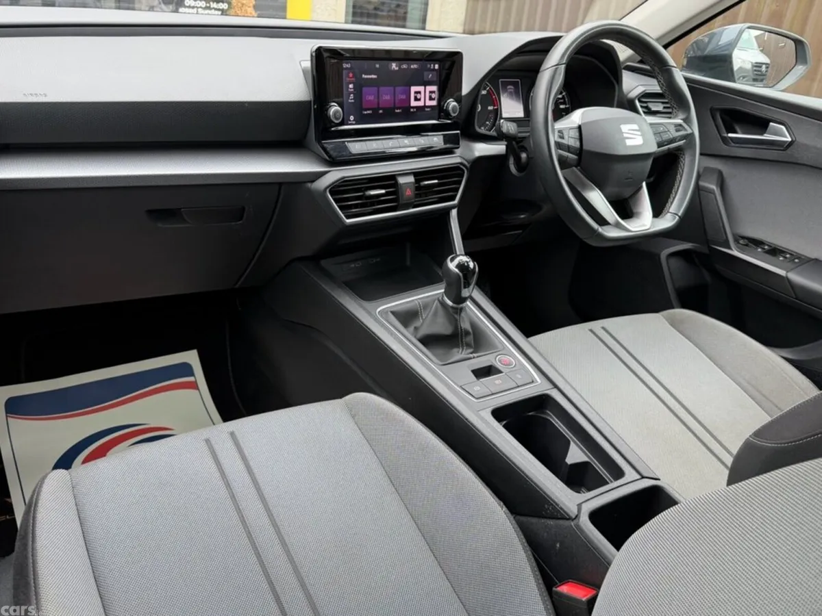 SEAT Leon Hatchback, Diesel, 2023, Grey