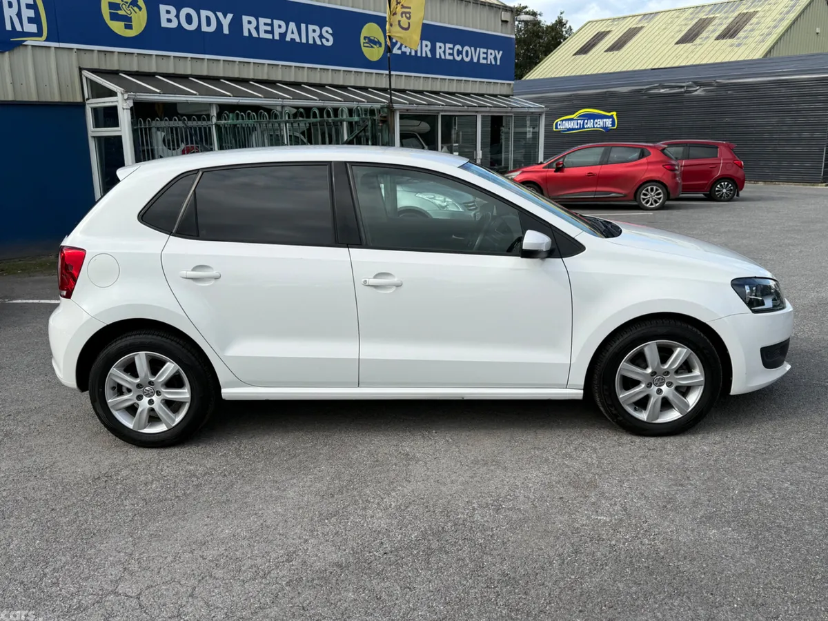 Volkswagen Polo Hatchback, Petrol, 2012, White
