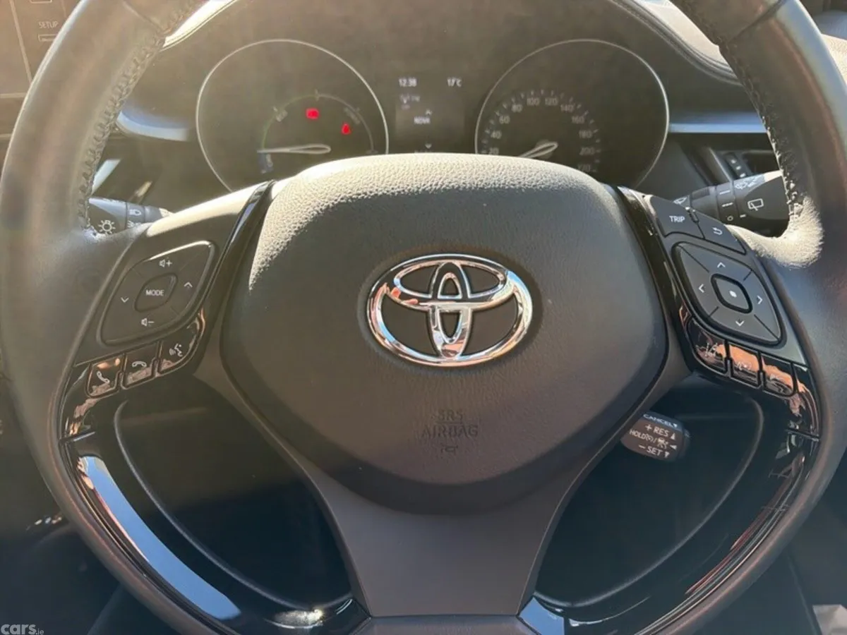 Toyota C-HR SUV, Petrol Hybrid, 2021, Red
