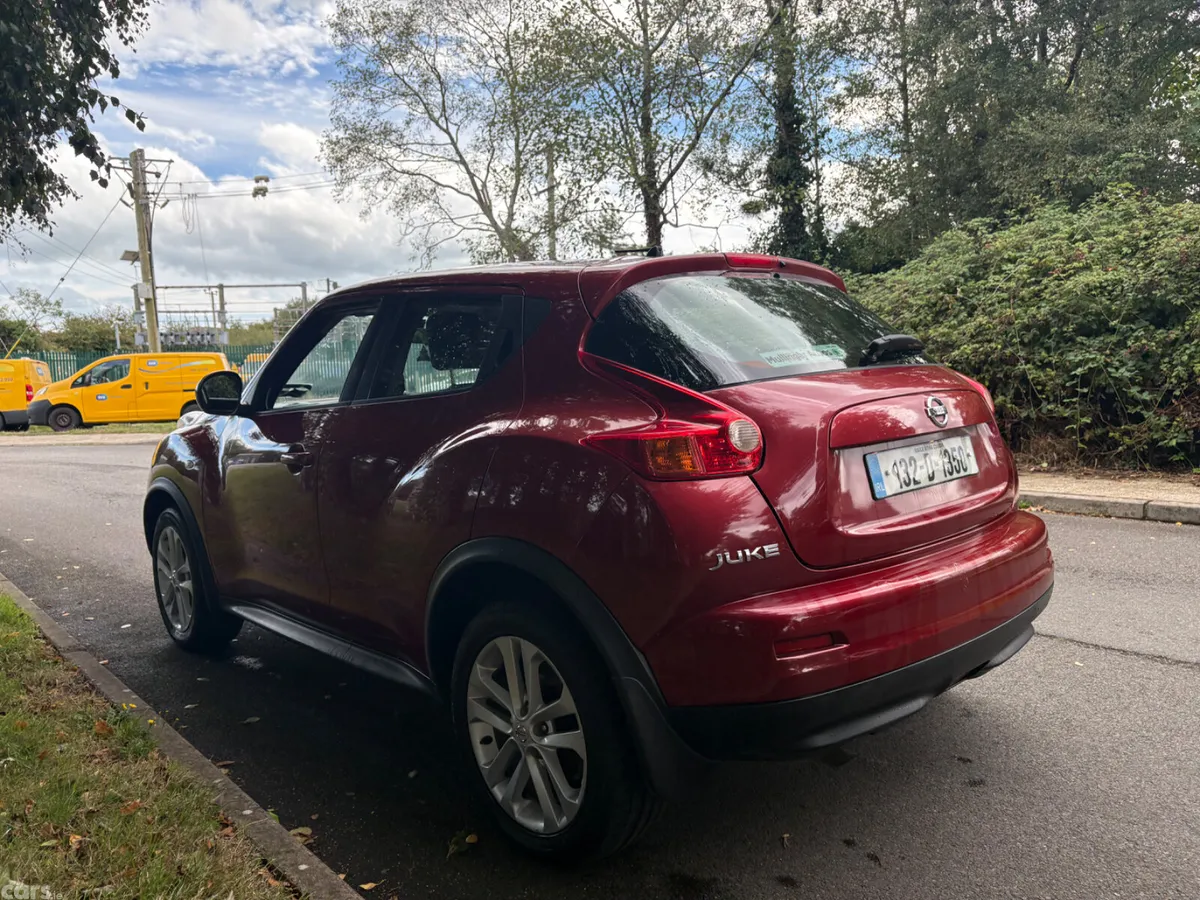 Nissan Juke SUV, Petrol, 2013, Red