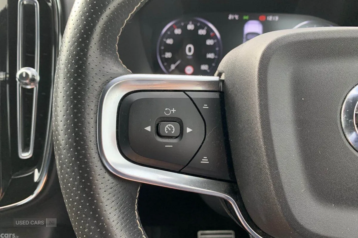 Volvo XC40 SUV, Petrol Hybrid, 2020, Black