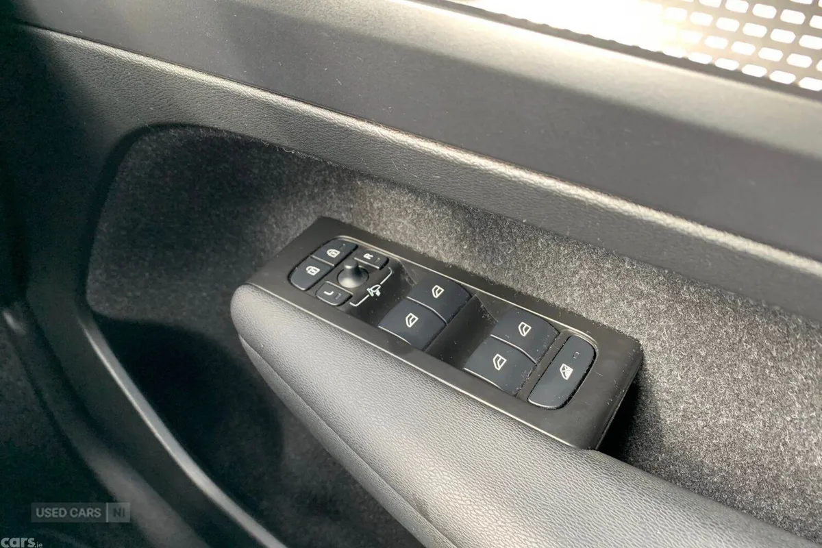 Volvo XC40 SUV, Petrol Hybrid, 2020, Black