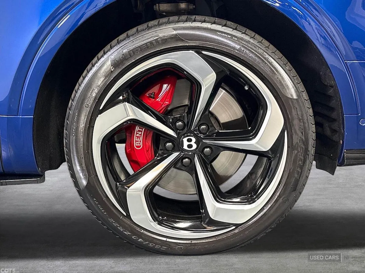 Bentley Bentayga SUV, Petrol, 2023, Blue