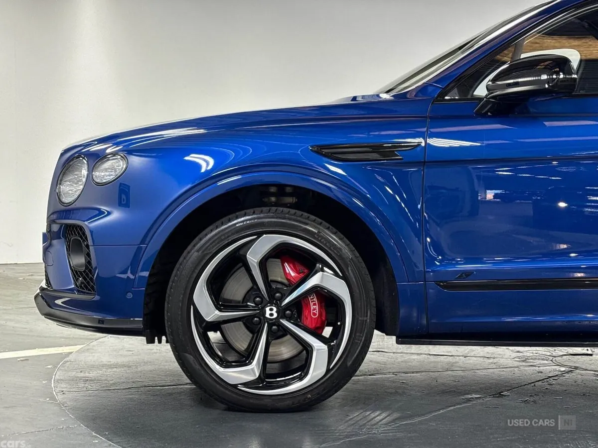 Bentley Bentayga SUV, Petrol, 2023, Blue