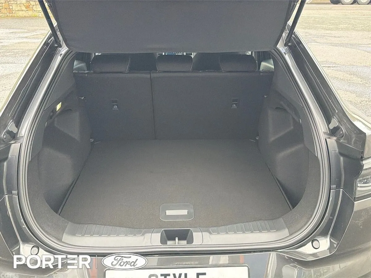 Ford Capri SUV, Electric, 2026, Grey